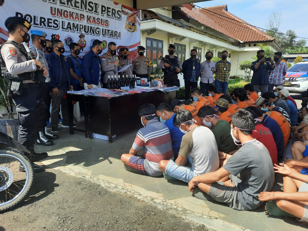 Polres Lampung Utara Berhasil Ungkap 50 Kasus Kejahatan Dengan Mengamankan Pelaku 52 Orang