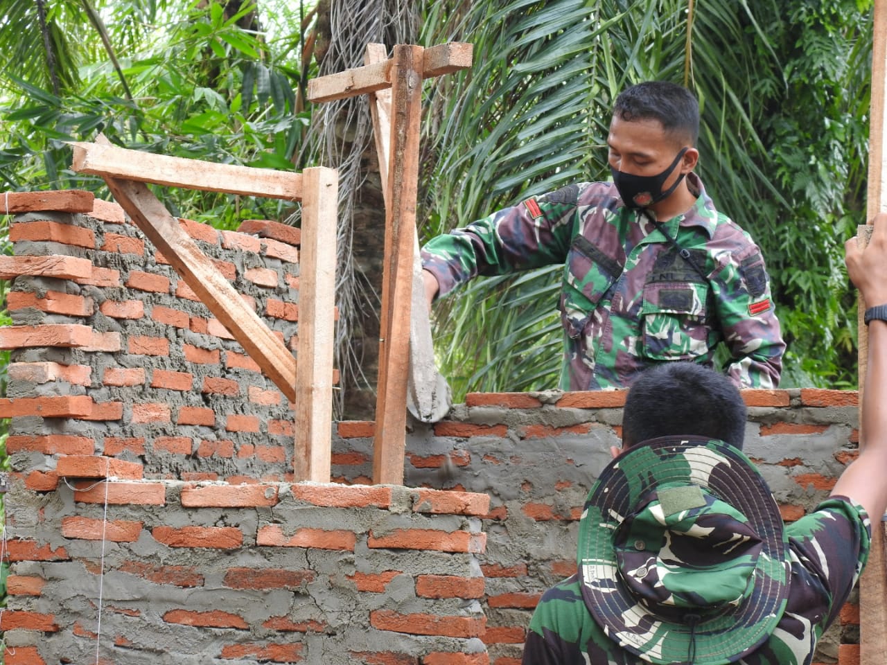 TMMD 110 Dukung Desa Bebas ODF Dengan Membangun MCK Lampung Timur