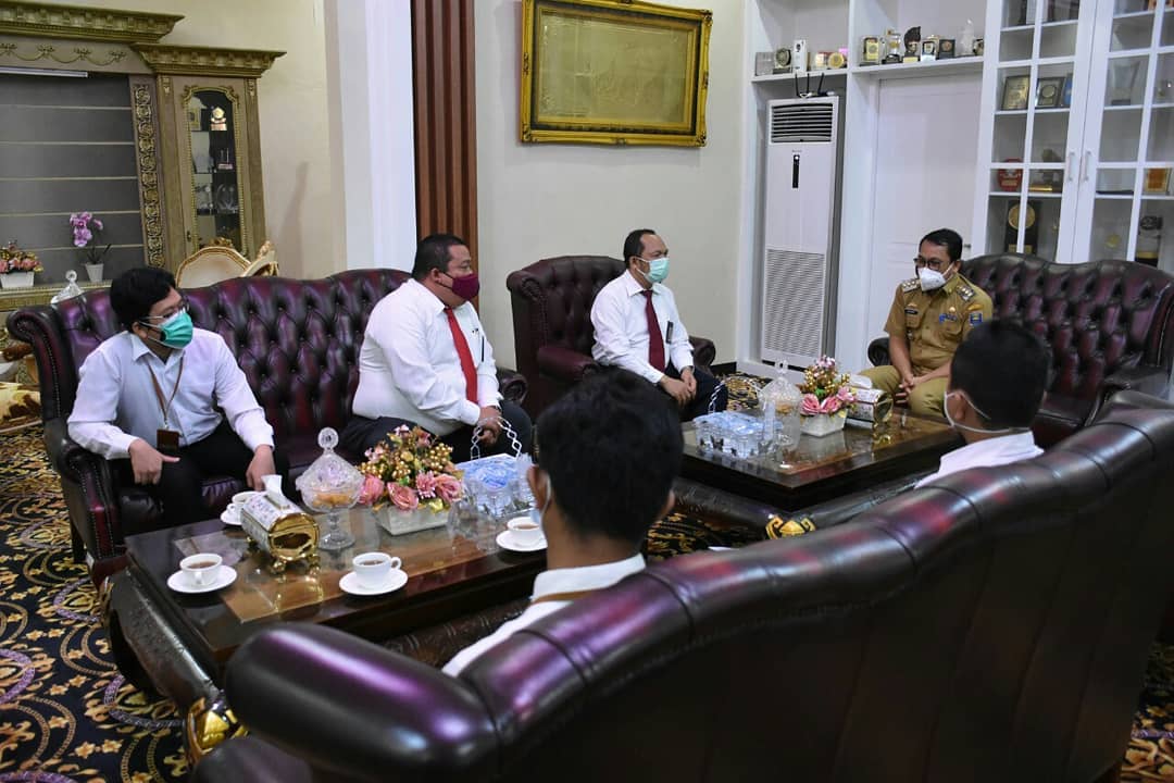Walikota Metro Wahdi menerima kunjungan rombongan Dirjen Pajak Kementerian Keuangan RI
